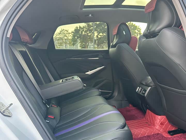 Photo 8 - Geely Preface L