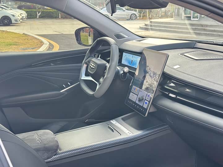 Photo 9 - Geely Preface L