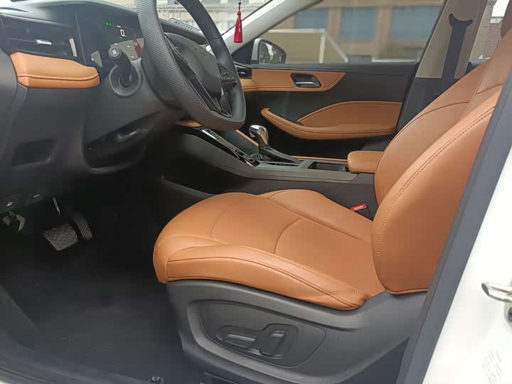 Фото 4 - Roewe i5