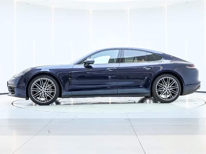 Фото 8 - Porsche Panamera