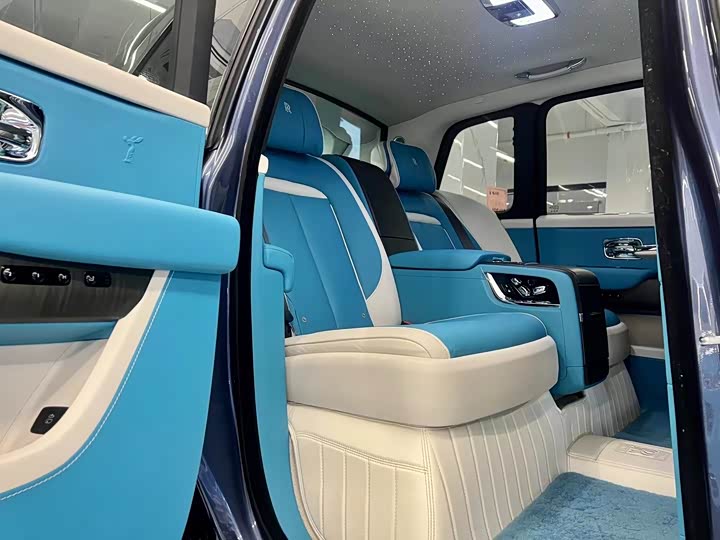 Фото 3 - Rolls-Royce Cullinan