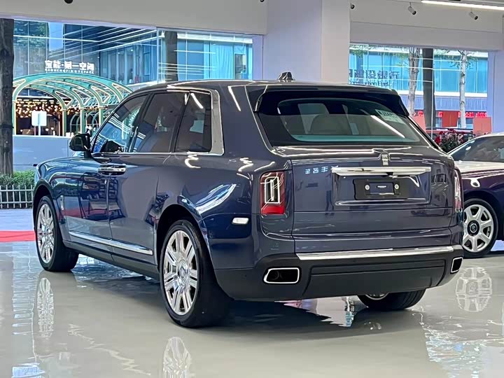 Фото 5 - Rolls-Royce Cullinan