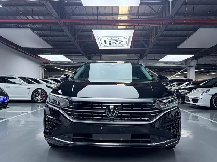 Фото 2 - Volkswagen Passat