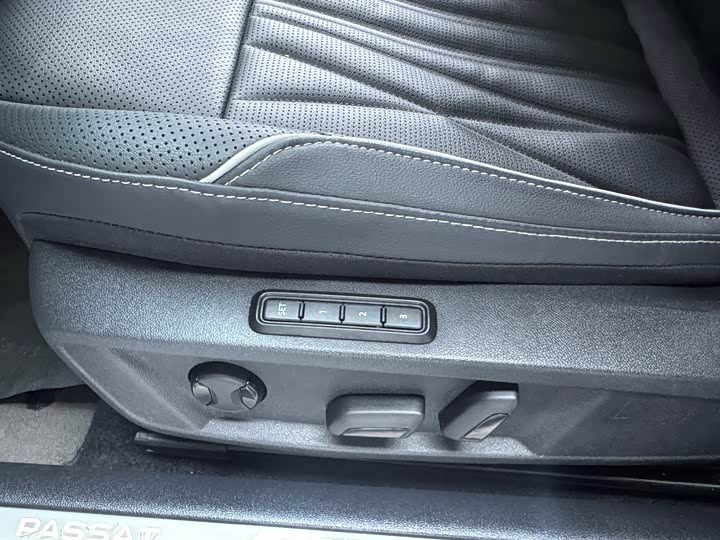 Фото 9 - Volkswagen Passat