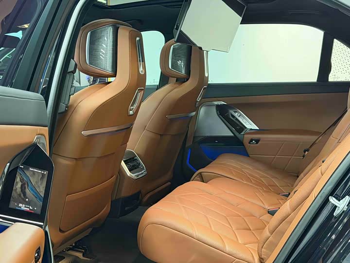 Photo 8 - BMW 7 Series