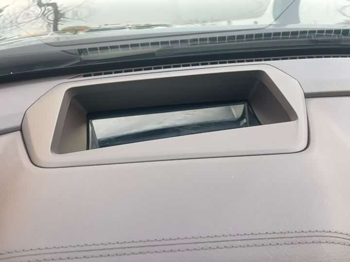 Фото 6 - Geely Monjaro