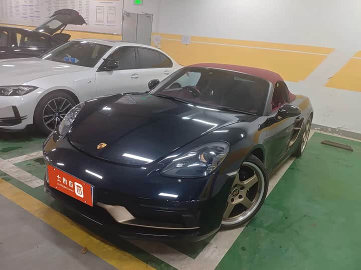 Фото 1 - Porsche 718