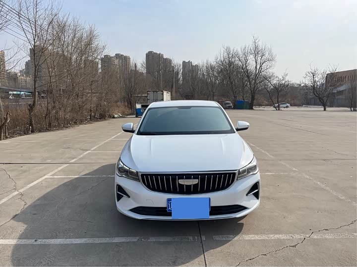 Фото 2 - Geely Emgrand