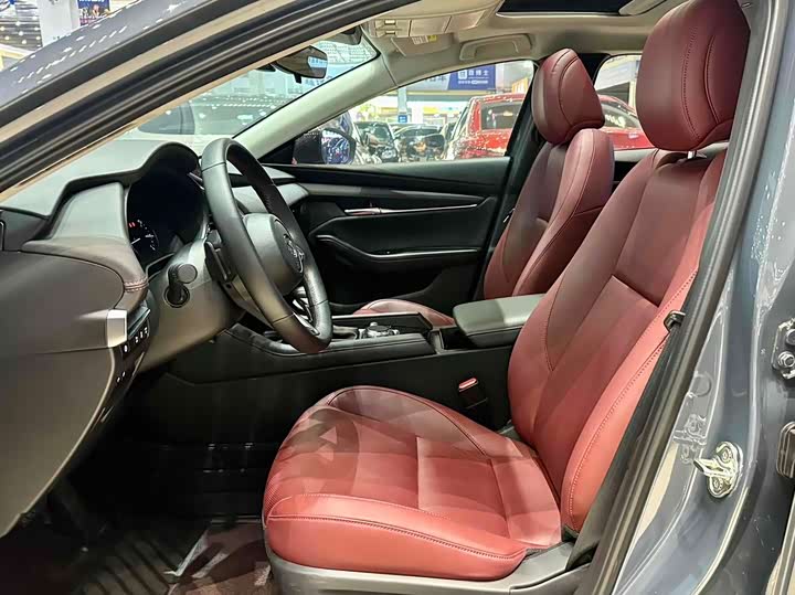 Photo 4 - Mazda 3 (Axela)