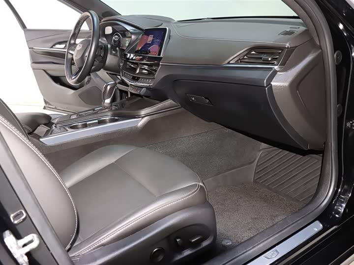 Фото 7 - Cadillac CT4