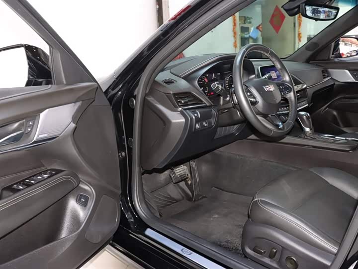 Фото 8 - Cadillac CT4