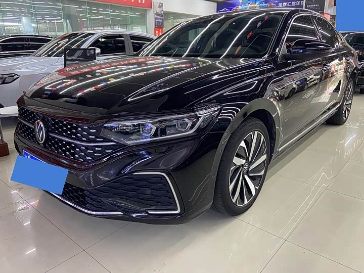 Фото 1 - Volkswagen Passat