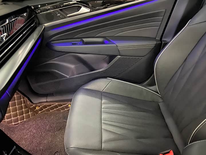 Фото 9 - Volkswagen Passat