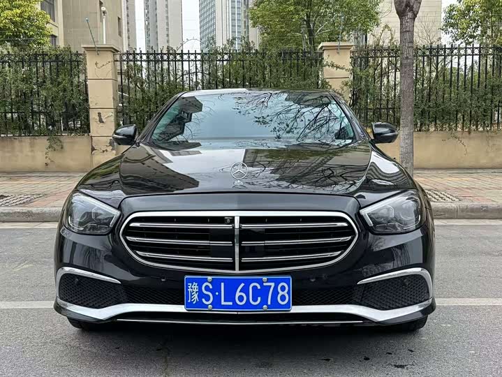 Photo 2 - Mercedes-Benz E-Class