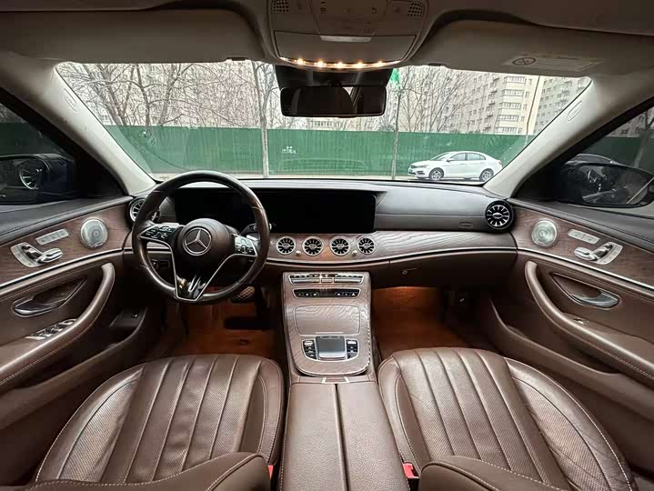 Photo 6 - Mercedes-Benz E-Class