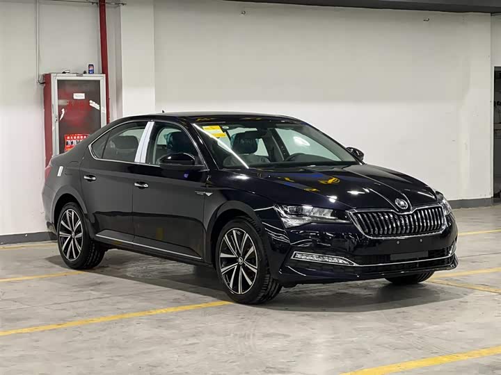 Фото 3 - Skoda Superb