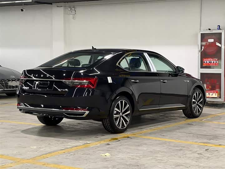 Фото 5 - Skoda Superb