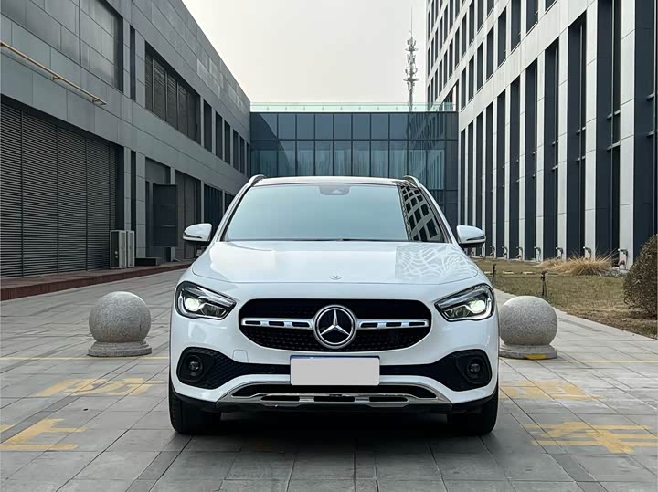 Фото 2 - Mercedes-Benz GLA-Class