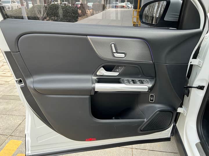 Фото 9 - Mercedes-Benz GLA-Class