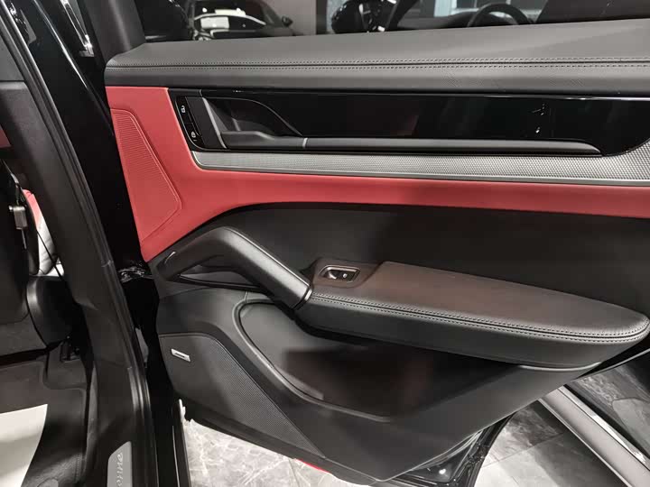 Фото 9 - Porsche Cayenne