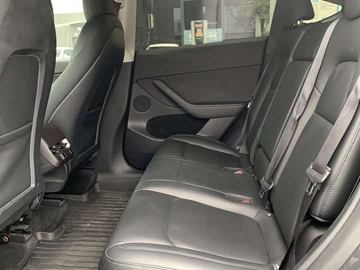 Photo 6 - Tesla Model Y