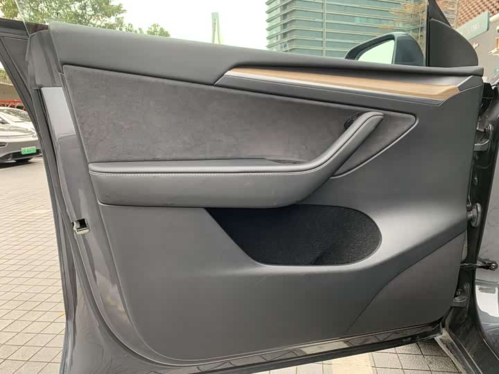 Photo 9 - Tesla Model Y