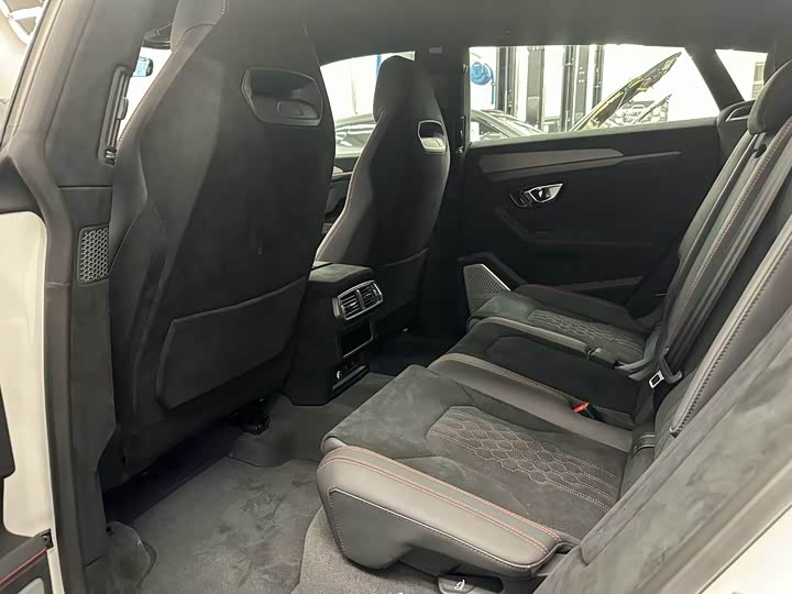 Фото 5 - Lamborghini Urus