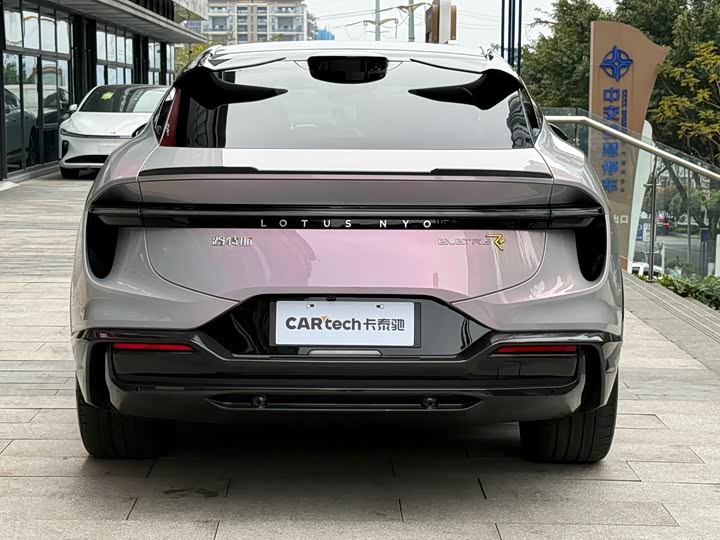 Фото 5 - Lotus Eletre