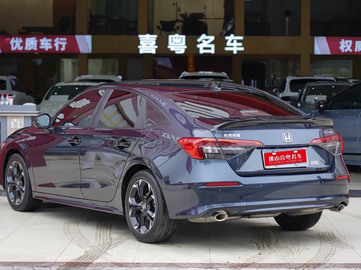 Фото 2 - Honda Civic