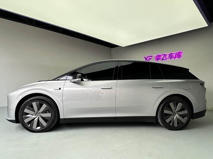 Фото 2 - LiXiang i6