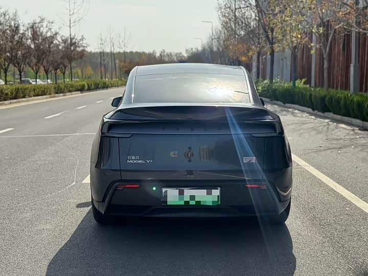 Фото 9 - Tesla Model Y