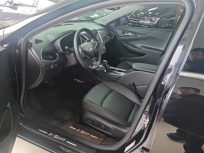 Фото 9 - Chevrolet Malibu XL