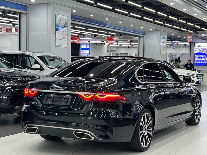 Фото 6 - Jaguar XF L