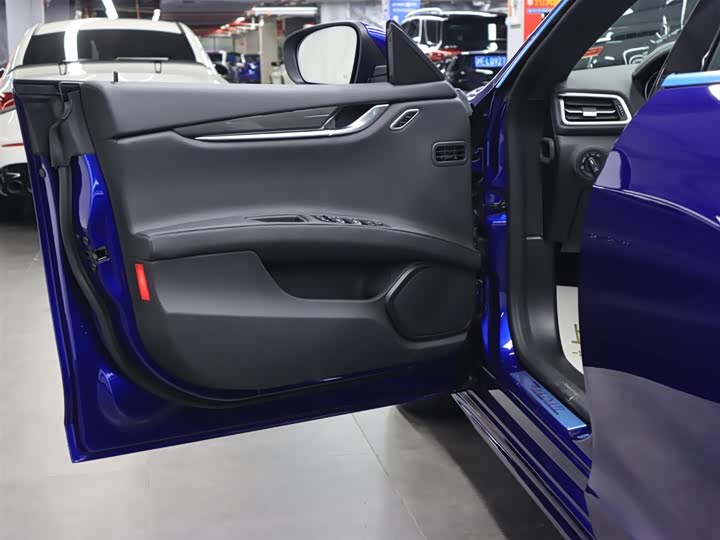 Фото 5 - Maserati Ghibli