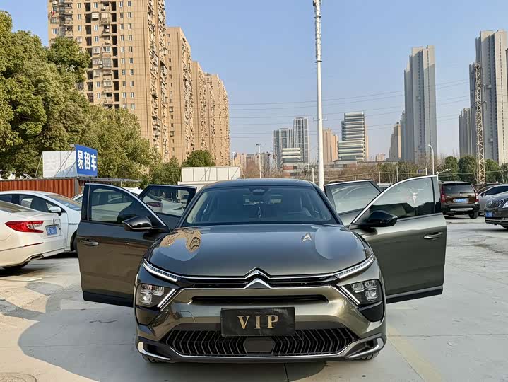 Фото 3 - Citroen C5 X