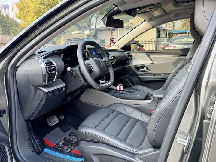 Фото 9 - Citroen C5 X