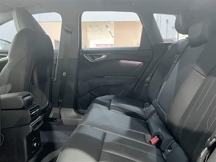 Фото 9 - Audi Q4 e-tron