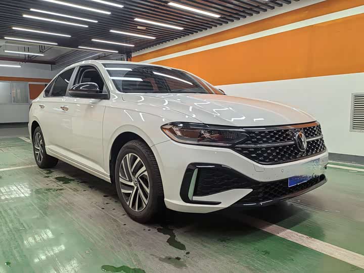 Фото 3 - Volkswagen Lavida