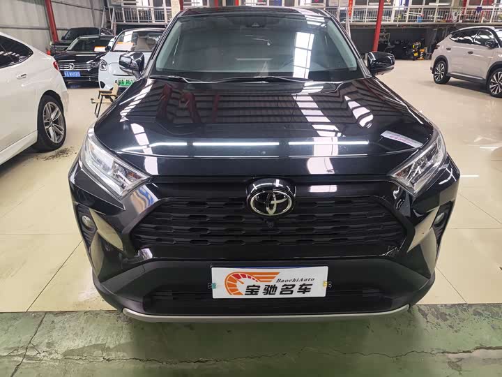 Фото 2 - Toyota RAV4