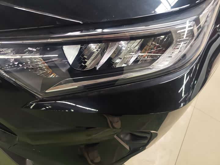 Фото 4 - Toyota RAV4