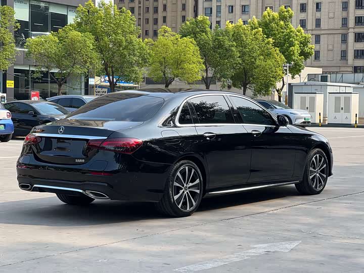 Фото 9 - Mercedes-Benz E-Class Hybrid