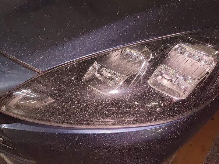 Photo 5 - Ford Escape