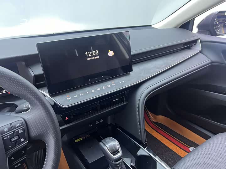 Фото 5 - Toyota Camry