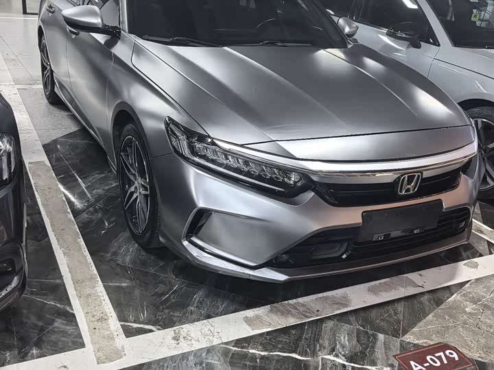 Photo 2 - Honda Inspire