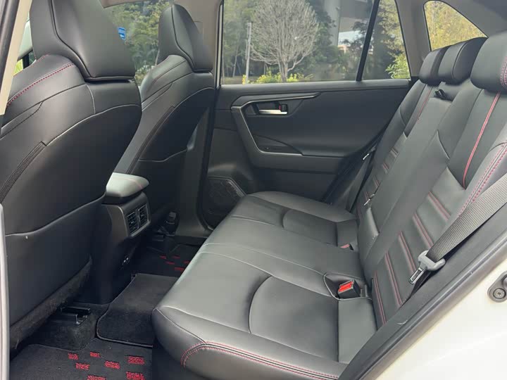 Фото 7 - Toyota Wildlander Hybrid