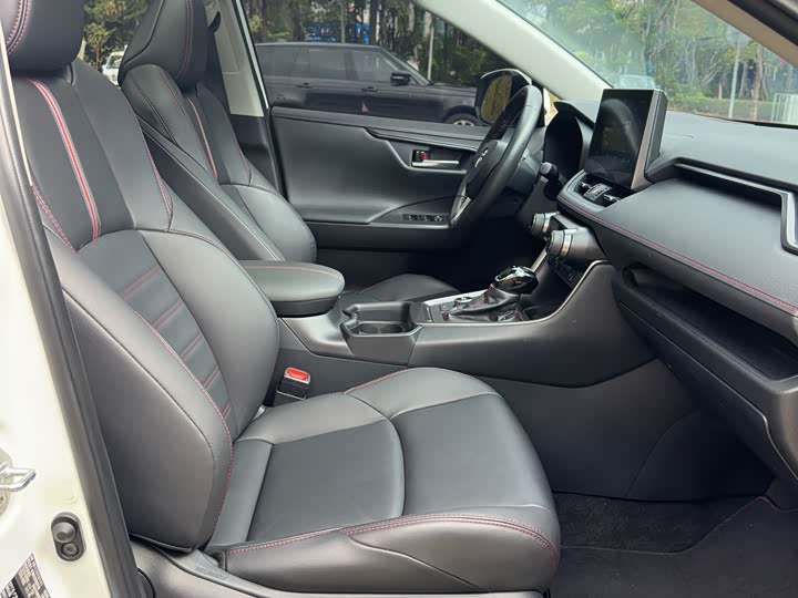 Фото 8 - Toyota Wildlander Hybrid