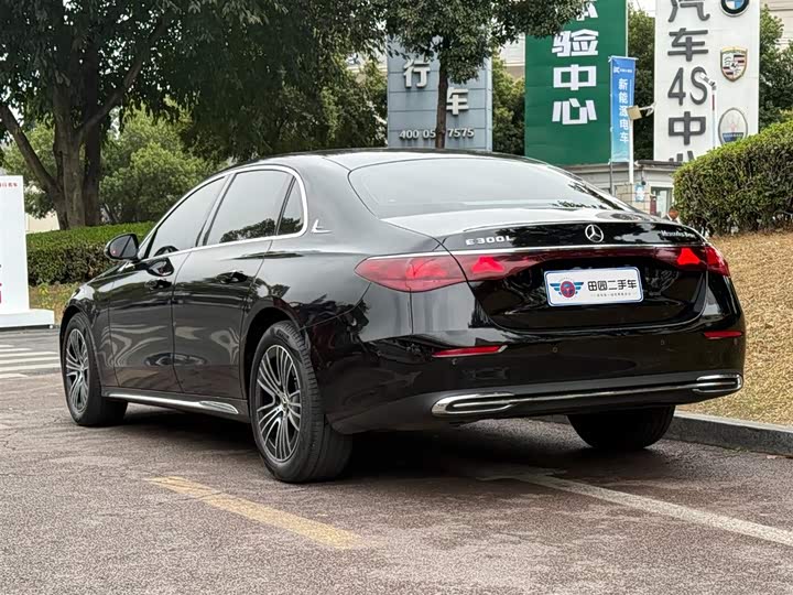 Photo 4 - Mercedes-Benz E-Class