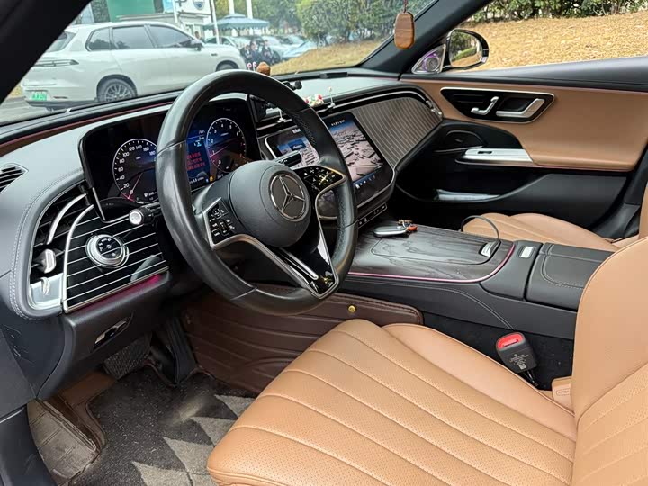 Photo 7 - Mercedes-Benz E-Class