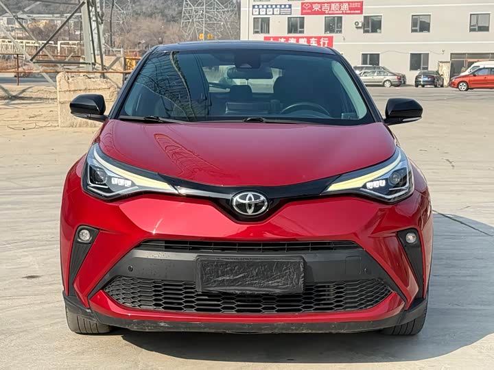 Фото 2 - Toyota C-HR