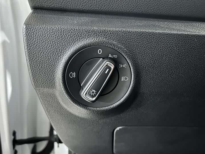 Фото 4 - Volkswagen T-Roc